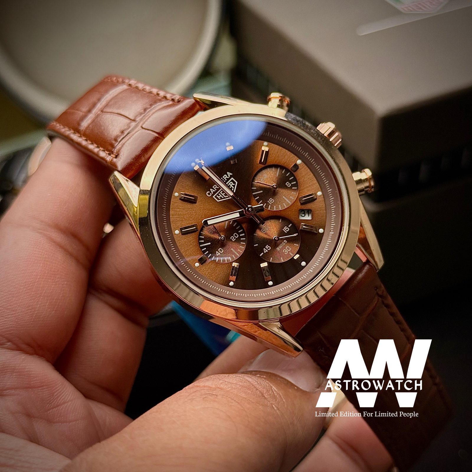 CARRERA HEUER CHRONO ROSE GOLD MAROON DIAL — photograph 3