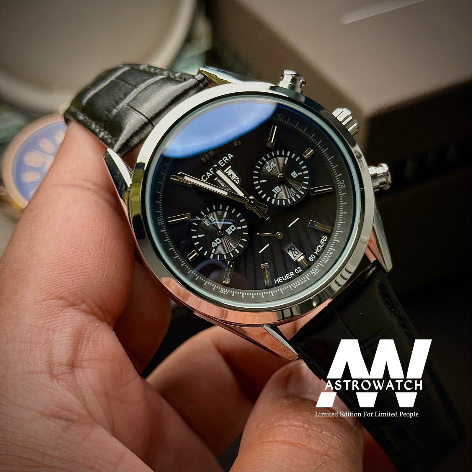 TAG HEUER CARRERA 02T CHRONO BLACK DIAL — photograph 3