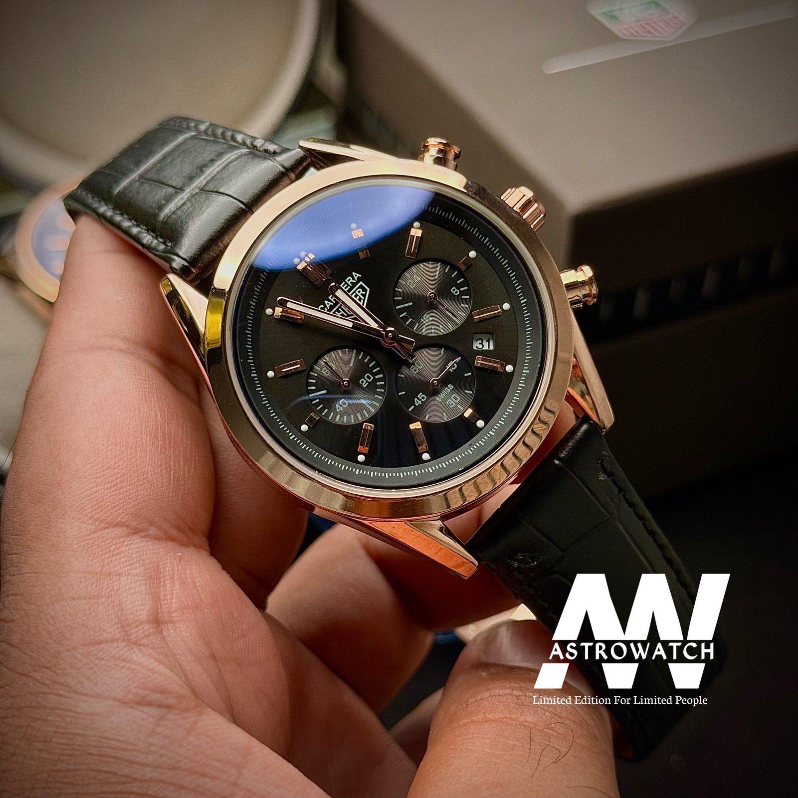CARRERA HEUER CHRONO ROSE GOLD BLACK DIAL — photograph 3